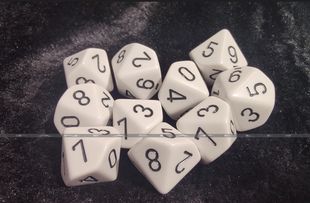 Opaque: Poly D10 White/Black (10)