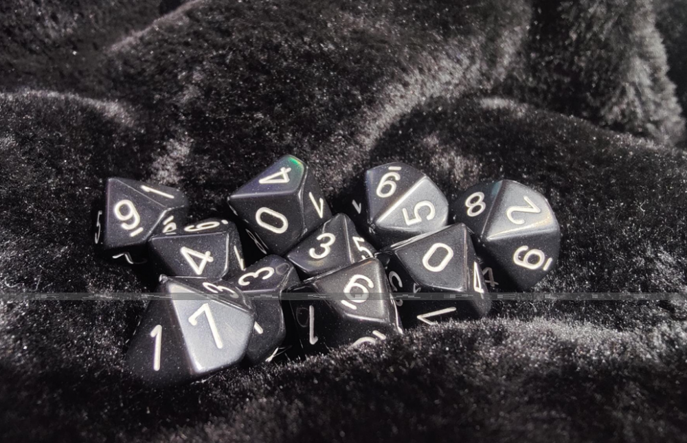 Opaque: Poly D10 Black/White (10)