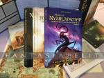 kuva tuotteesta on linkki tuotesivulle: Masks of Nyarlathotep: Perilious Adventures to Thwart the Dark God Slipcase (HC)