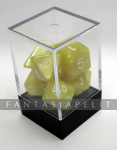 kuva on linkki tuotesivulle: Pearl Dice Set Yellow/Keltainen helmiäisnoppasetti (7 noppaa)