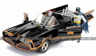 Batman: 1966 Classic Batmobile 1:24